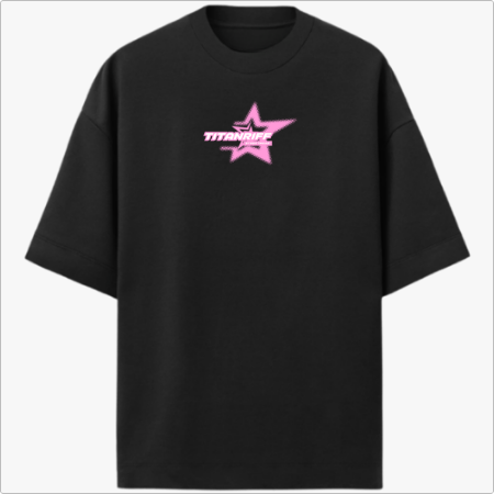 Camiseta com estampa frontal de uma estrela estilizada em contornos duplos, com a palavra "TITANRIFF" no centro, gerando um visual moderno e impactante.