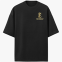 Camiseta com estampa frontal de um emblema dourado com uma coroa, texto "O Rei Macaco (Sun Wukong)" e estampa traseira de uma ilustração detalhada com "Lenda 3: O Rei Macaco".
