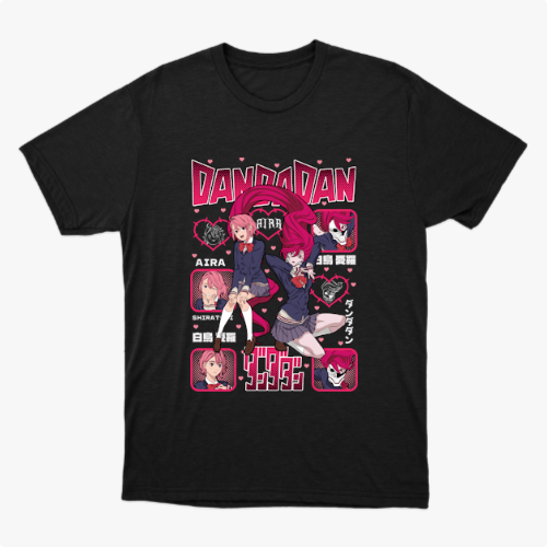 Camiseta com estampa frontal de personagens de anime em poses dinâmicas, cercados por quadrados com retratos menores e textos estilizados japoneses.