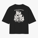 Camiseta com estampa frontal de dois gatos estilizados e na estampa traseira dois gatos lado a lado com texto "You're the only place that feels like home".