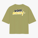 Camiseta com estampa traseira de "VOID INFINITY" em fonte estilizada, acompanhada de pequeno texto circular "STREET RACING CLUB" e uma estrela ao lado.