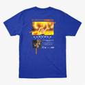 Camiseta com estampa frontal de guerreiro musculoso segurando uma arma sobre fundo circular e estampa traseira de personagem em pose poderosa com texto.