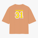 Camiseta com estampa frontal de "SALMO 18" e número "31" em estilo esportivo e estampa traseira idêntica, com lettering e numeração destacados.
