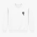 Moletom com estampa frontal de texto "JUST SHIP IT." em fonte simples e definida, localizada no lado direito superior, com estilo minimalista.