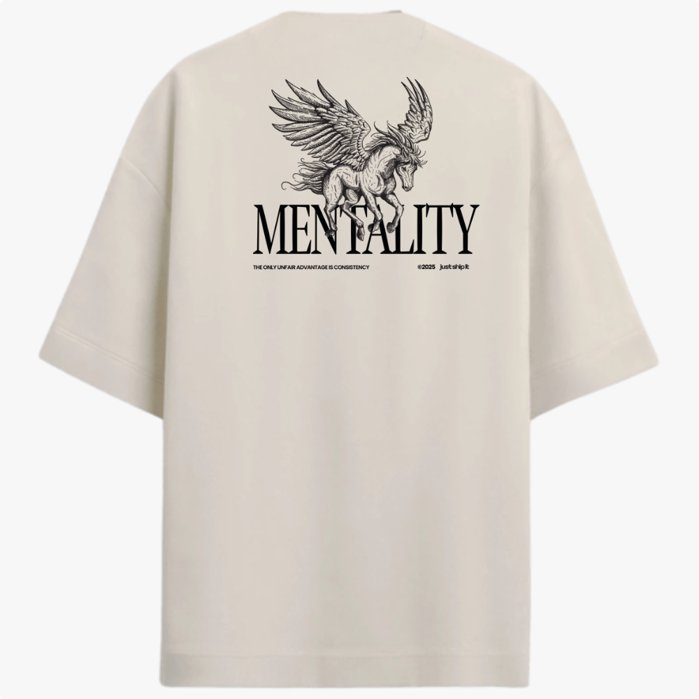 Camiseta com estampa frontal de cavalo alado e texto pequeno; e estampa traseira detalhada de cavalo alado com a palavra "MENTALITY" em destaque.