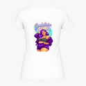 Camiseta com estampa frontal de letra estilizada curva e estampa traseira de ilustração de mulher confiante em vestuário moderno com frase "Gordelicia Sim!".