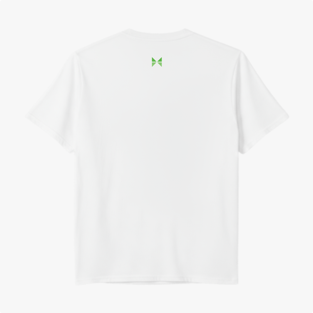 Camiseta com estampa frontal de "Marathon 1908 Londres 42,195 km" e estampa traseira de pequeno símbolo com forma de laço em destaque.