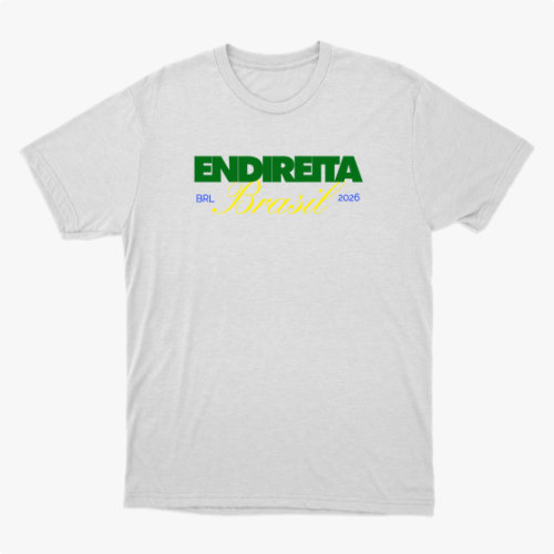 Camiseta com estampa frontal de texto "ENDIRETA" em letras grandes, "Brasil" estilizado abaixo, seguido por "BRL 2026" em menores dimensões.