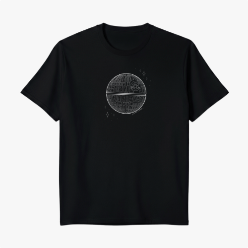 Camiseta com estampa frontal de uma esfera detalhada, semelhante a uma estação espacial, cercada por pequenas estrelas dispersas ao redor.