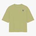 Camiseta com estampa frontal de símbolo abstrato pontiagudo e estampa traseira de cartas de baralho com "ELE QUEM? ELA/DELA" em estilo criativo.
