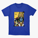 Camiseta com estampa frontal de uma figura feminina em estilo artístico, adornada com joias e detalhes florais, destacando expressões culturais e místicas.