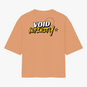 Camiseta com estampa traseira de "VOID INFINITY" em fonte estilizada, acompanhada de pequeno texto circular "STREET RACING CLUB" e uma estrela ao lado.