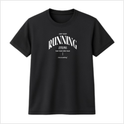 Camiseta com estampa frontal de texto estilizado em diferentes tamanhos, incorporando frases motivacionais sobre corrida, incluindo "#irunrunning".