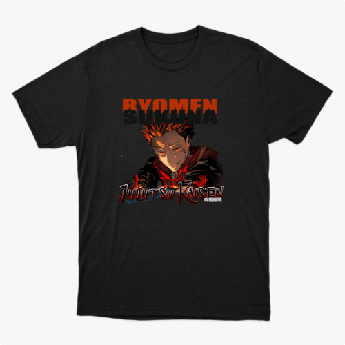Camiseta com estampa frontal de personagem de anime com expressão intensa abaixo de texto grande e estilizado, incluindo título e caracteres japoneses.