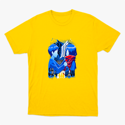 Camiseta com estampa frontal de duas figuras de perfil, uma com cachecol, enquadradas por um emblema, com silhuetas de várias pessoas ao fundo.