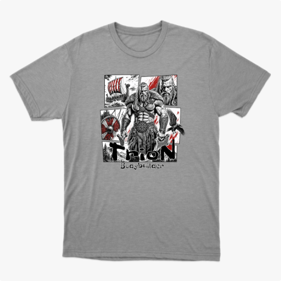 Camiseta com estampa frontal de guerreiro musculoso em quadrantes, com navio, homem barbudo, escudo e machado ao fundo, com texto inferior "Thron Bodybuilder".