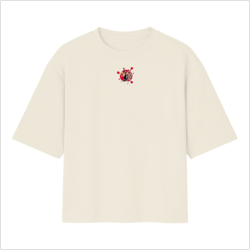 Camiseta com estampa frontal de personagem estilizado segurando espadas e estampa traseira de personagem em destaque com nome e texto em japonês.