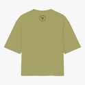 Camiseta com estampa frontal de cavalo de Tróia com símbolo masculino e texto "CAVALO DE TRÓIA DA MASCULINIDADE" e estampa traseira de logotipo circular.