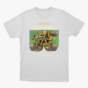 Camiseta com estampa frontal de polvo musculoso levantando pesos, rodeado por estrelas e letras, complementado por uma mensagem motivacional em inglês.