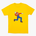 Camiseta com estampa frontal de um personagem icônico de macacão levantando uma mão aberta e apontando na outra direção, em posição alegre e animada.
