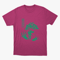 Camiseta com estampa frontal de personagem jovem de cabelo bagunçado, mãos em posição dramática e detalhes em quadrados verticais com texto estilizado.
