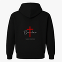 Moletom com estampa frontal de cruz simples e frase abaixo e estampa traseira de cruz com a palavra "Gratidão" sobreposta e frase complementar.