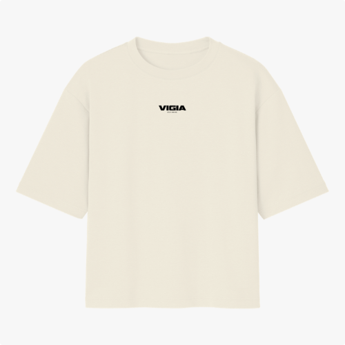 Camiseta com estampa frontal de texto estilizado "Vigia" e estampa traseira de árvore em chamas com inscrições "Exodus 3:14 Yahweh" e texto explicativo.