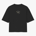 Camiseta com estampa frontal de cabeça de águia com asas abertas e texto e estampa traseira de águia inteira com asas abertas e detalhes textuais.