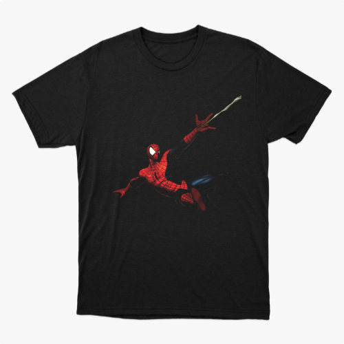 Camiseta com estampa frontal de super-herói pendurado em teia, usando traje icônico com detalhes de teias e contrastando com fundo simples.
