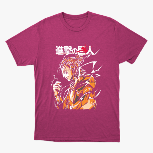 Camiseta com estampa frontal de personagem de cabelo preso e traje volumoso, rodeado por padrões dinâmicos e caracteres estilizados ao lado.