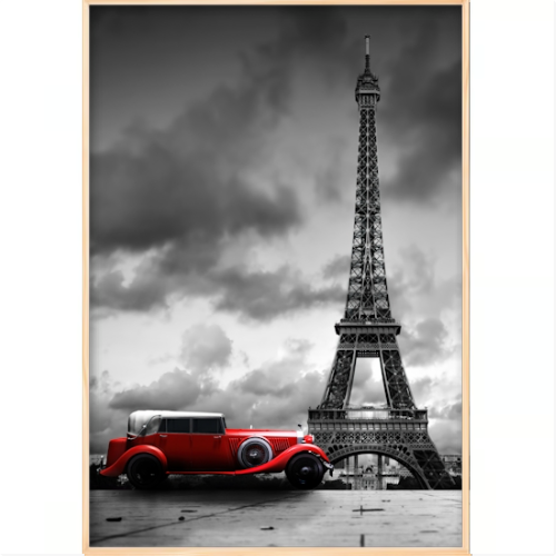 Quadro com estampa frontal de um carro vintage em destaque diante da Torre Eiffel, contrastando com o céu nublado ao fundo.