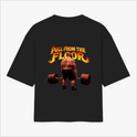 Camiseta com estampa frontal de letras estilizadas "TFK" e "TF#" e estampa traseira de homem levantando peso sob as palavras flamejantes "PULL FROM THE FLOOR".