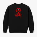 Moletom com estampa frontal de "No Mercy Club" em estilo gótico e estampa traseira de cobra ameaçadora com detalhes gráficos de gotas e traços intensos.