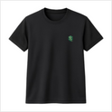 Camiseta com estampa frontal de um pequeno emblema com a letra "S" estilizada, apresentando um design moderno e intrincado que destaca detalhes curvos.