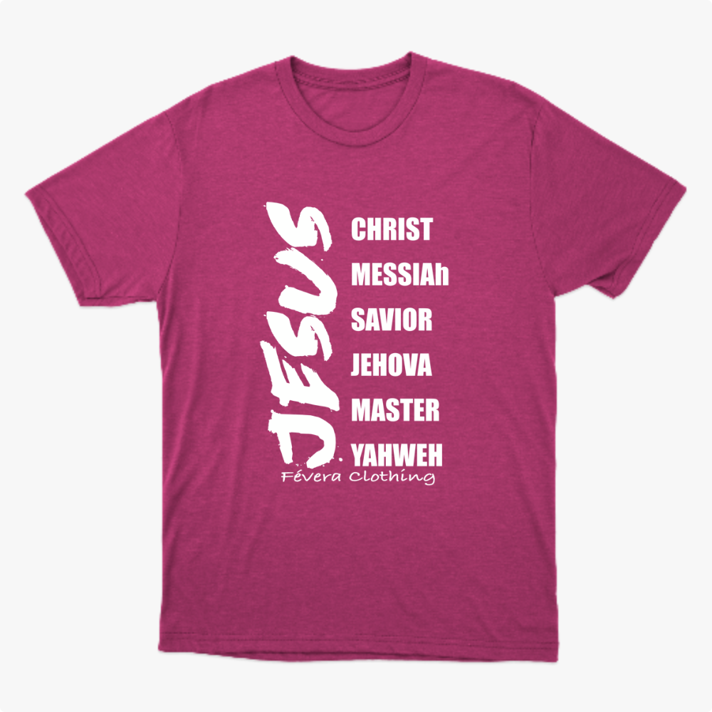 Camiseta com estampa frontal de palavras em lista incluindo "JESUS" em destaque vertical, seguidas por termos como "CHRIST", "MESSIAh" e "SAVIOR".