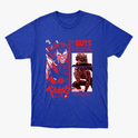 Camiseta com estampa frontal de personagem de mangá em posição dinâmica com espada, cercado por detalhes, textos estilizados e ilustrações adicionais.