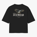 Camiseta com estampa frontal de cabeça de águia com asas abertas e texto e estampa traseira de águia inteira com asas abertas e detalhes textuais.