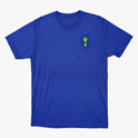 Camiseta com estampa frontal de escudo com taça de futebol e palavra "Brasil" e estampa traseira de número "10" em destaque abaixo de símbolo geométrico.