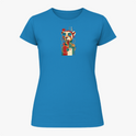 Camiseta com estampa frontal de urso estilizado usando óculos de sol com elementos geométricos e círculos sobrepostos, criando um efeito visual moderno.