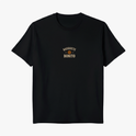 Camiseta com estampa frontal de "Basquete Bonito" com uma bola e estampa traseira de esqueleto com placas de "Repescagem?" e referências à escolhas.