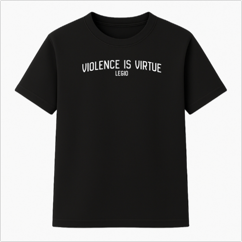 Camiseta com estampa frontal de frase estilizada "Violence is Virtue Legio" e estampa traseira de caveira perfurada por espada com inscrição ao redor.