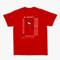 Camiseta com estampa frontal de aranha estilizada de linhas finas e estampa traseira de rosto delineado com texto e referências icônicas.