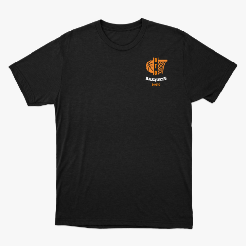 Camiseta com estampa frontal de símbolo de basquete com palavras associadas e estampa traseira de texto com destaque para "Liso & Enterra Fácil".