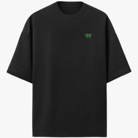 Camiseta com estampa frontal de logotipo estilizado minimalista e estampa traseira de texto motivador "STAY TRUE RIDE OR DIE" com detalhes adicionais.