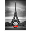 Quadro com estampa de fotografia da Torre Eiffel em preto e branco, destacando um carro vintage em vermelho na parte inferior central da imagem.