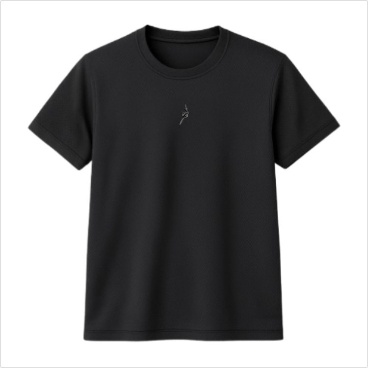 Camiseta com estampa frontal de pequeno detalhe estilizado, possivelmente um desenho linear ou gráfico minimalista localizado no centro superior.