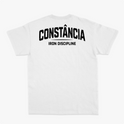 Camiseta com estampa frontal de "Iron Discipline" e design de montanhas, e estampa traseira de "CONSTÂNCIA Iron Discipline" em letras destacadas.