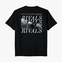 Camiseta com estampa frontal da palavra "RIVALS" e estampa traseira de carro de corrida com múltiplas repetições de "RIVALS" e frase inspiradora.