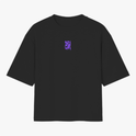 Camiseta com estampa frontal de texto estilizado "RUN CAW RUN" em um design linear e angular, transmitindo uma aparência moderna e dinâmica.