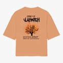 Camiseta com estampa frontal de texto estilizado "Vigia" e estampa traseira de árvore em chamas com inscrições "Exodus 3:14 Yahweh" e texto explicativo.